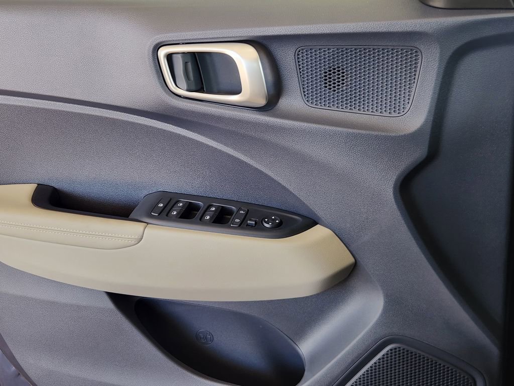 New 2026 Hyundai Venue SEL FWD image 17