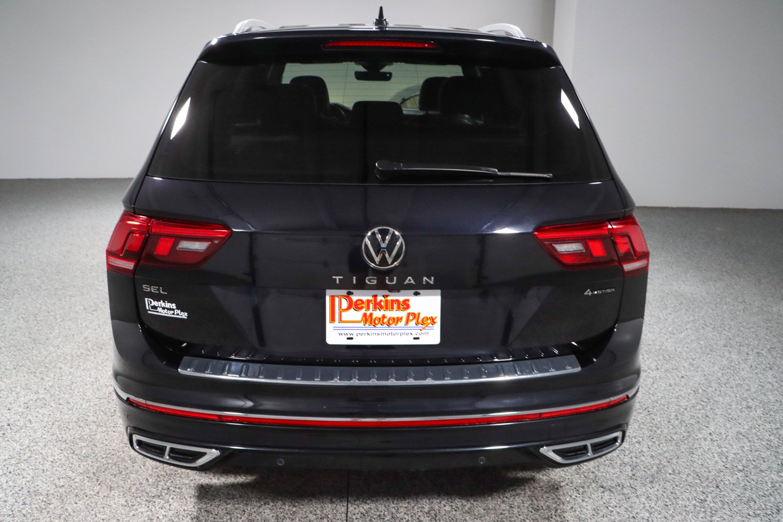 Used 2022 Volkswagen Tiguan SEL R-Line AWD/4WD image 8