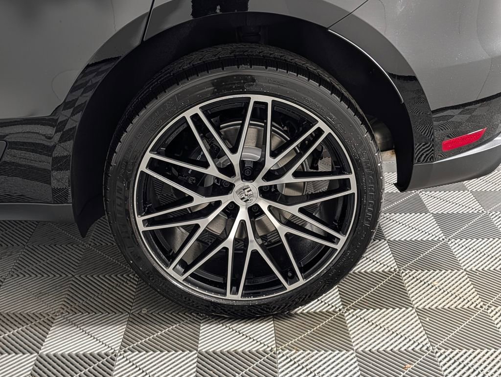 New 2026 Porsche Macan image 12