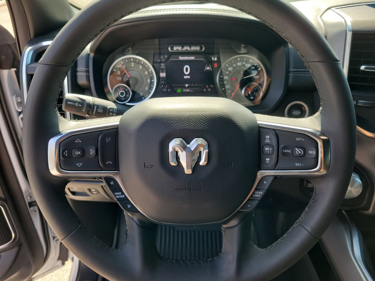 Used 2025 RAM 1500 Laramie w/ Sport Appearance Package AWD/4WD image 18