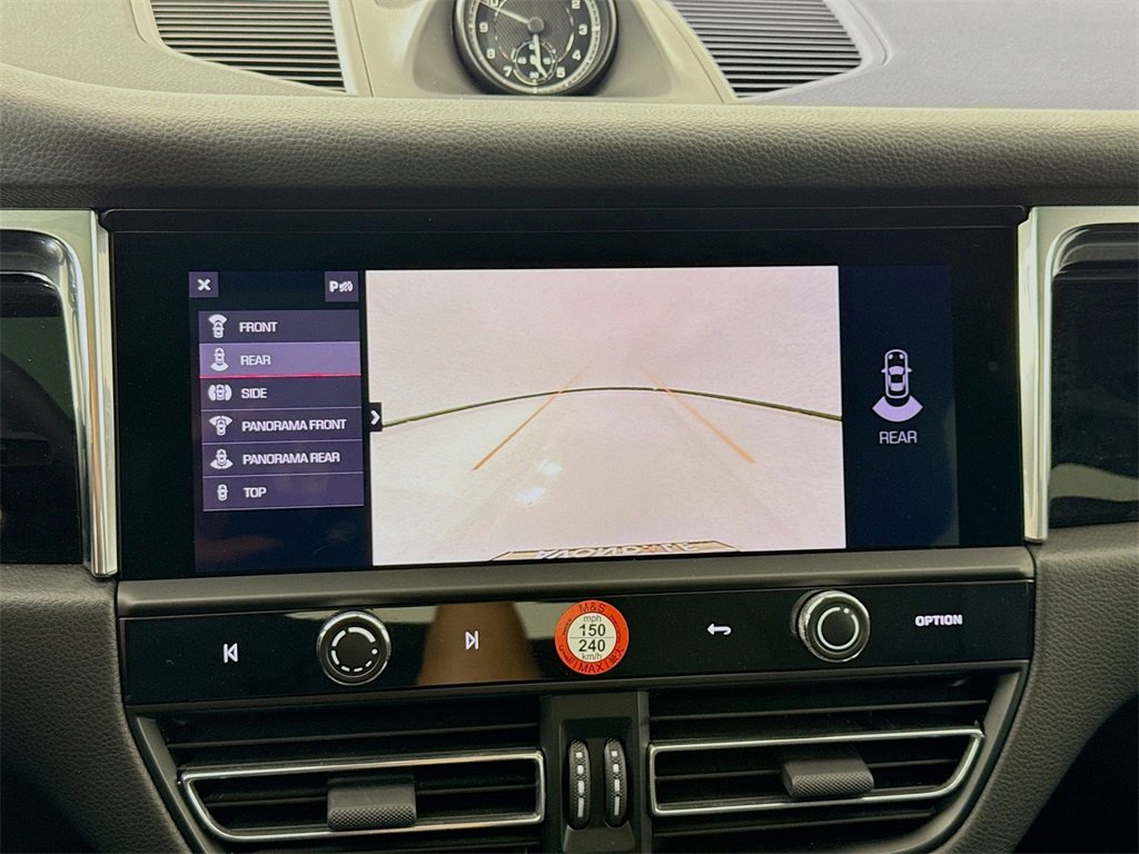 Used 2025 Porsche Macan image 20