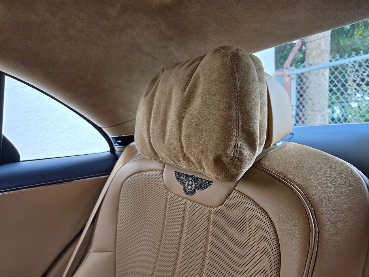 Used 2021 Bentley Flying Spur V8 AWD/4WD image 32