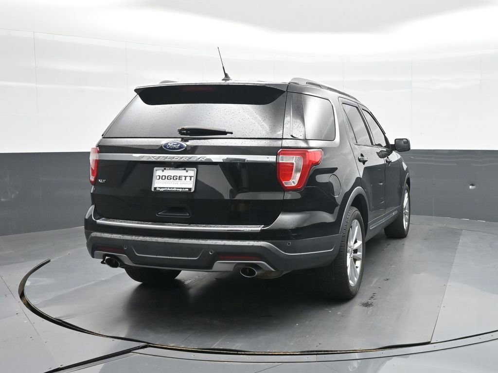 Used 2018 Ford Explorer XLT w/ Equipment Group 202A FWD image 7