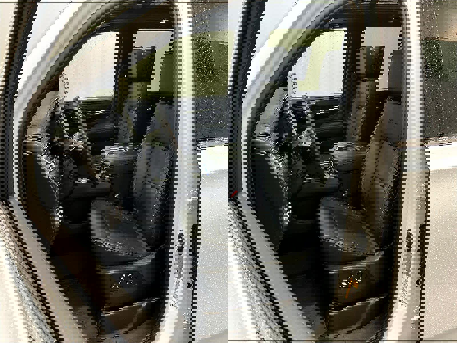 Used 2023 GMC Yukon Denali w/ Denali Reserve Package image 10