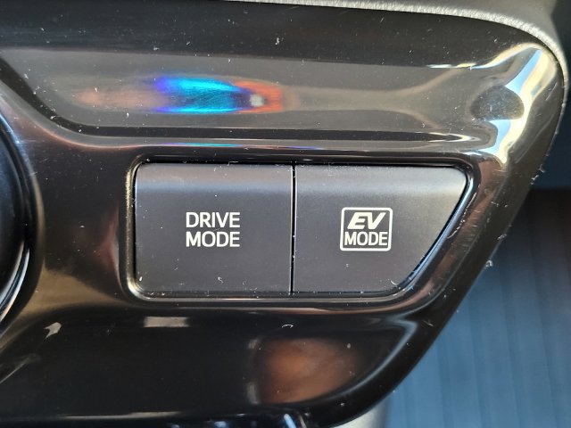 Certified 2017 Toyota Prius Four w/ Advanced Technology Package FWD image 15