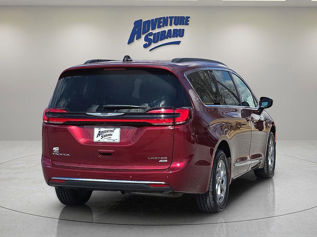 Used 2023 Chrysler Pacifica Limited image 6