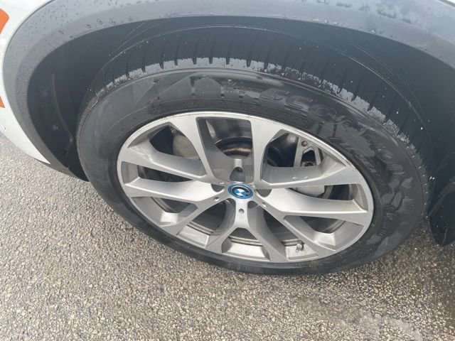 Used 2022 BMW X5 xDrive45e w/ Executive Package image 9