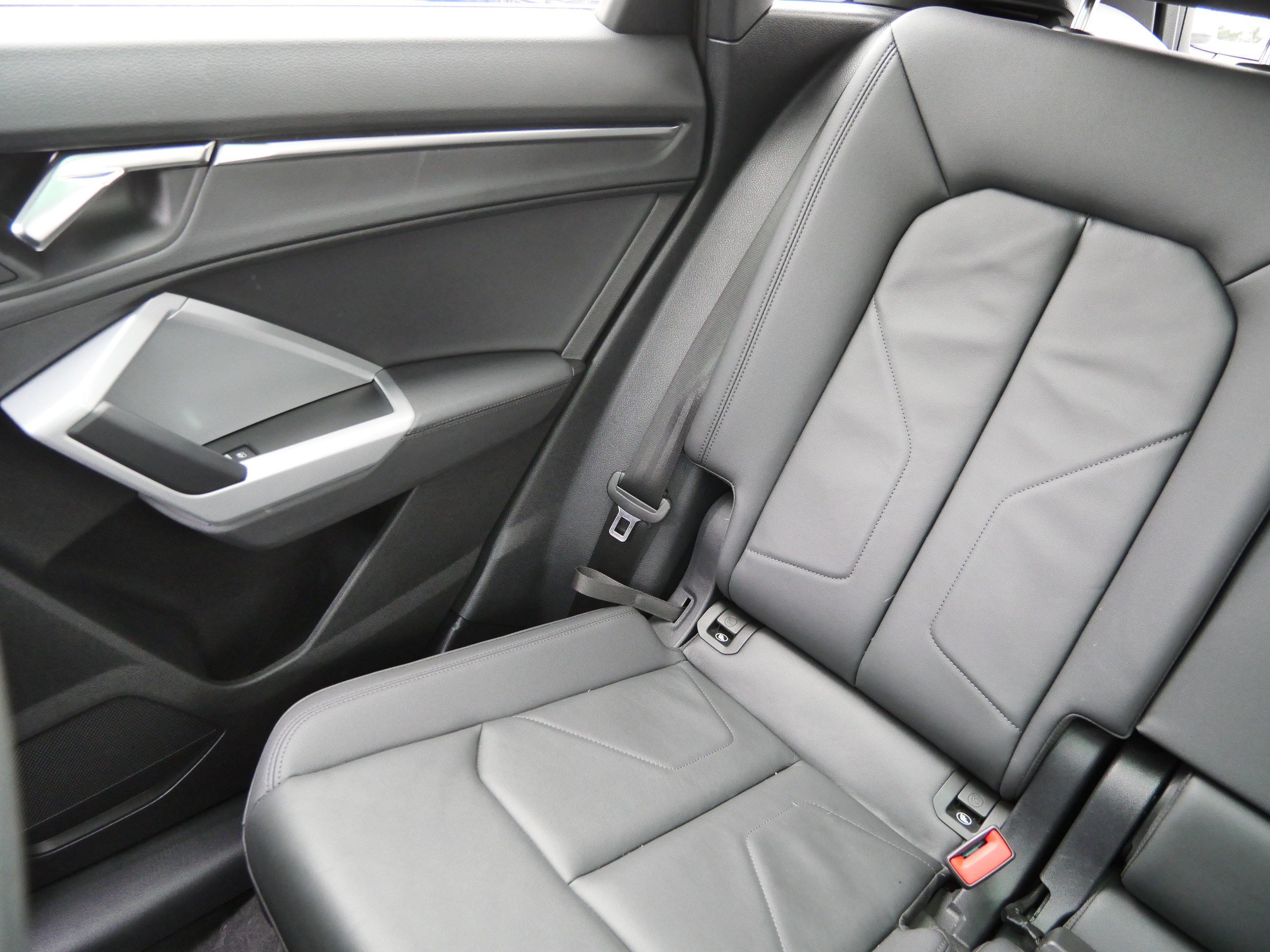 Used 2023 Audi Q3 2.0T Premium w/ Convenience Package AWD/4WD image 12