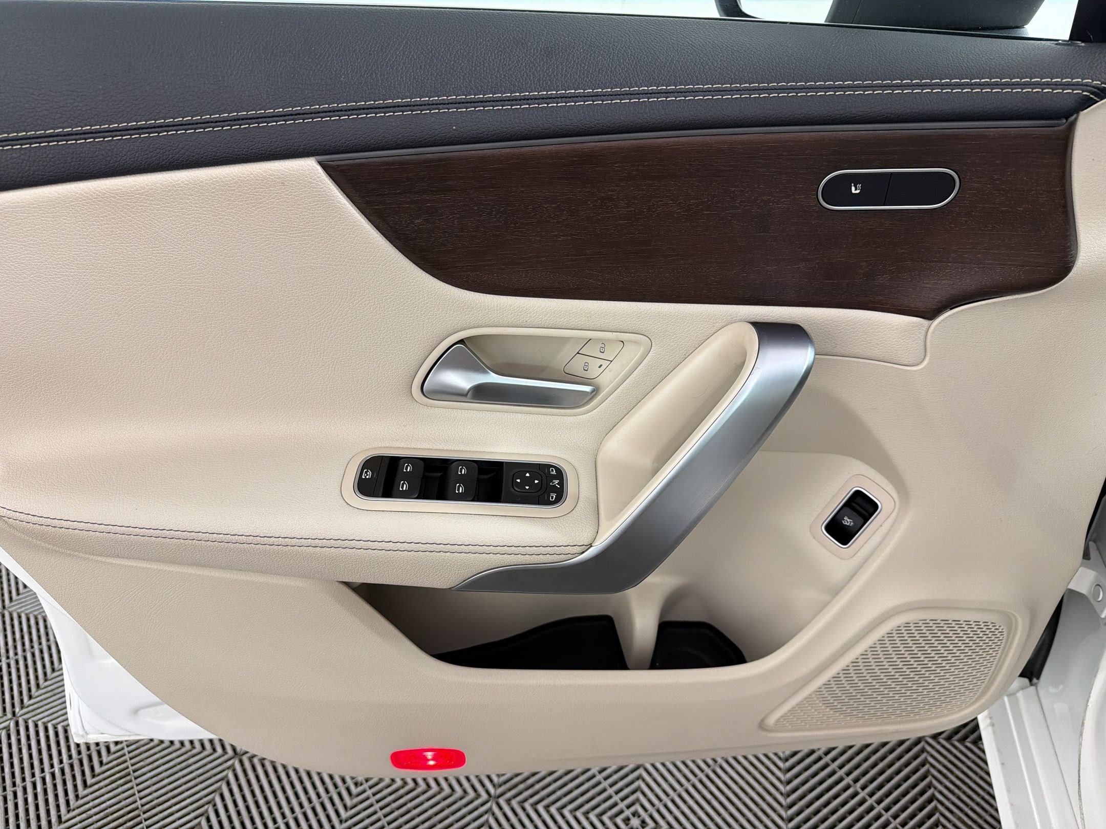 Certified 2022 Mercedes-Benz CLA 250 4MATIC image 14