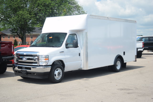 New 2027 Ford E-350 and Econoline 350 Super Duty w/ Power Equipment Group RWD image 17