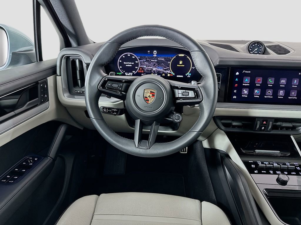 Used 2024 Porsche Cayenne S image 25