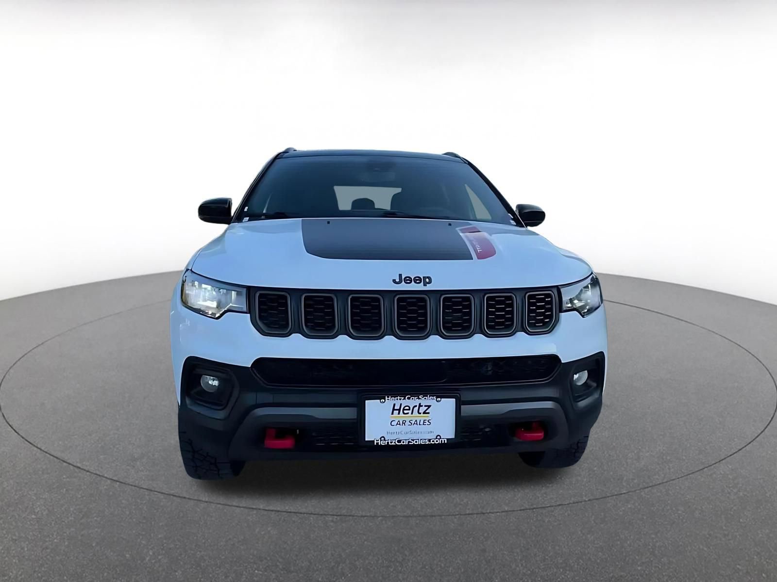 Used 2025 Jeep Compass Trailhawk AWD/4WD image 4