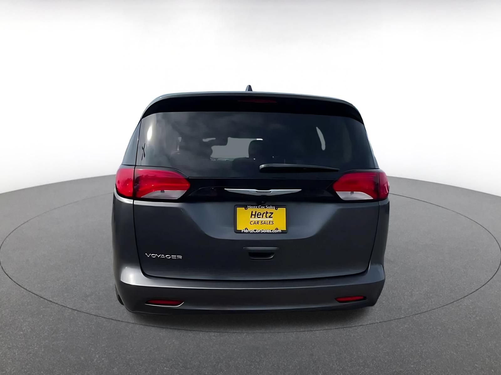 Used 2023 Chrysler Voyager LX FWD image 12