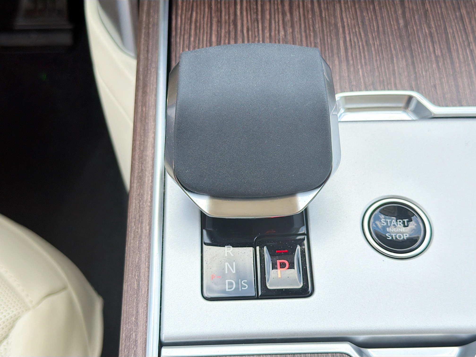 Used 2024 Land Rover Range Rover SE AWD/4WD image 30