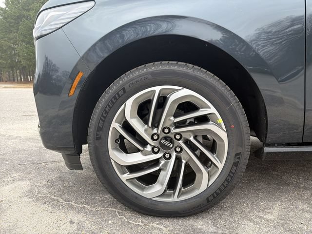 New 2025 Lincoln Navigator Reserve AWD/4WD image 10