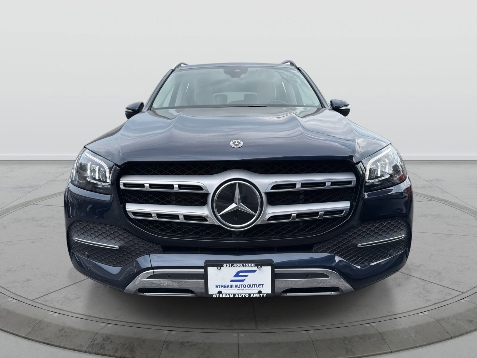Used 2022 Mercedes-Benz GLS 450 4MATIC image 2