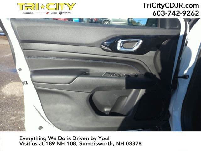 New 2026 Jeep Compass Limited image 10