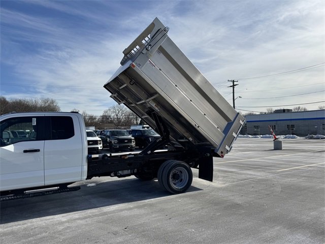 New 2025 Ford F550 4x4 SuperCab Super Duty image 11