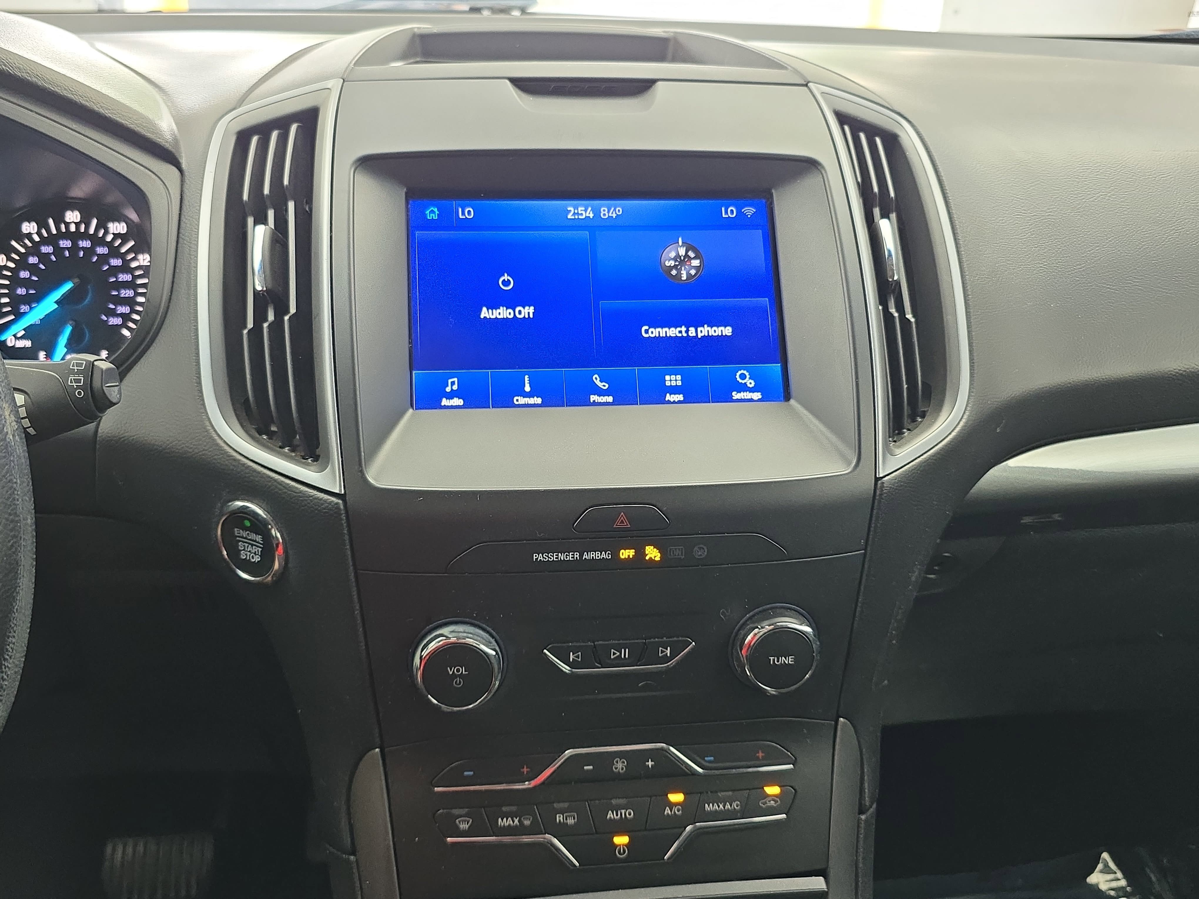 Used 2020 Ford Edge SE image 19