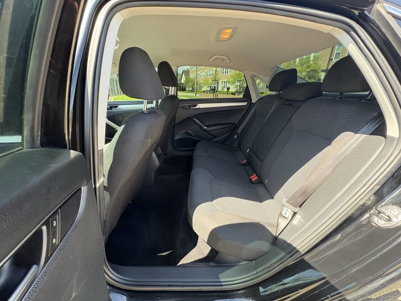 Used 2016 Volkswagen Passat 1.8T S image 23