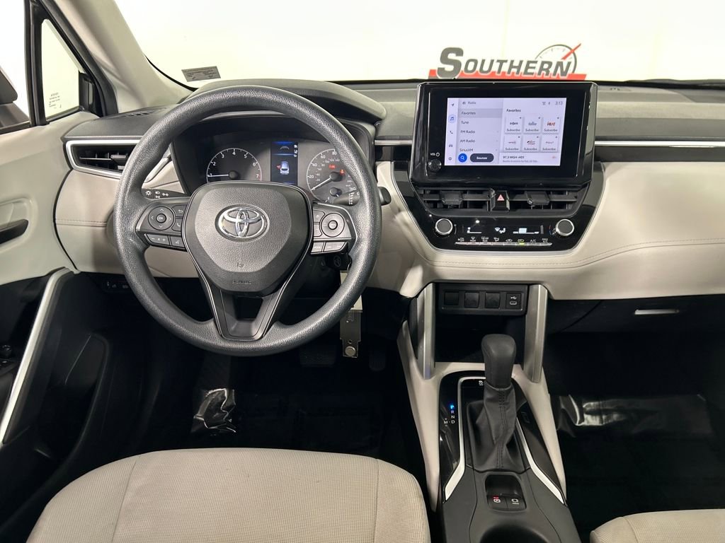 Used 2023 Toyota Corolla Cross L image 17