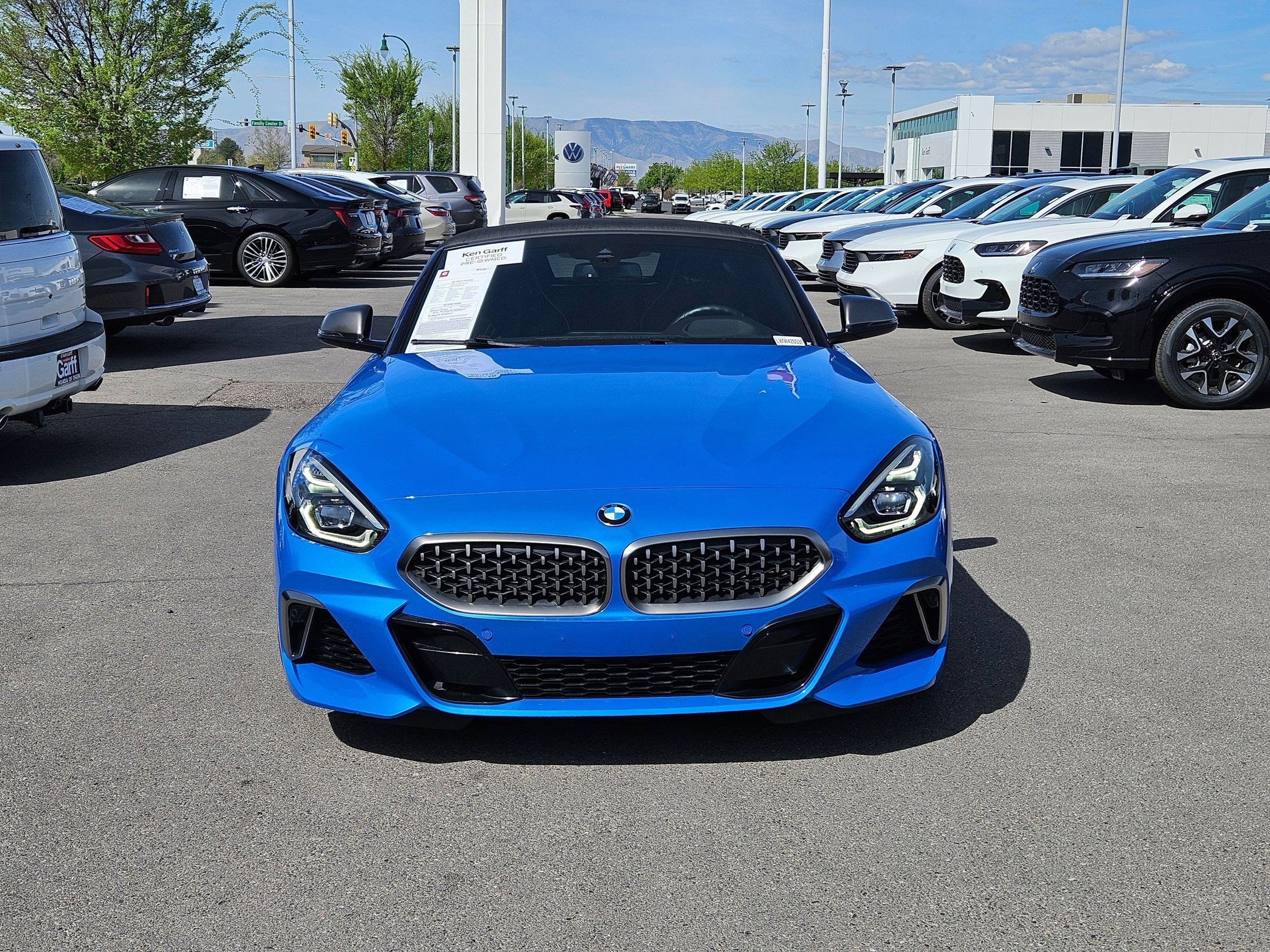 Used 2020 BMW Z4 M40i w/ Executive Package image 12