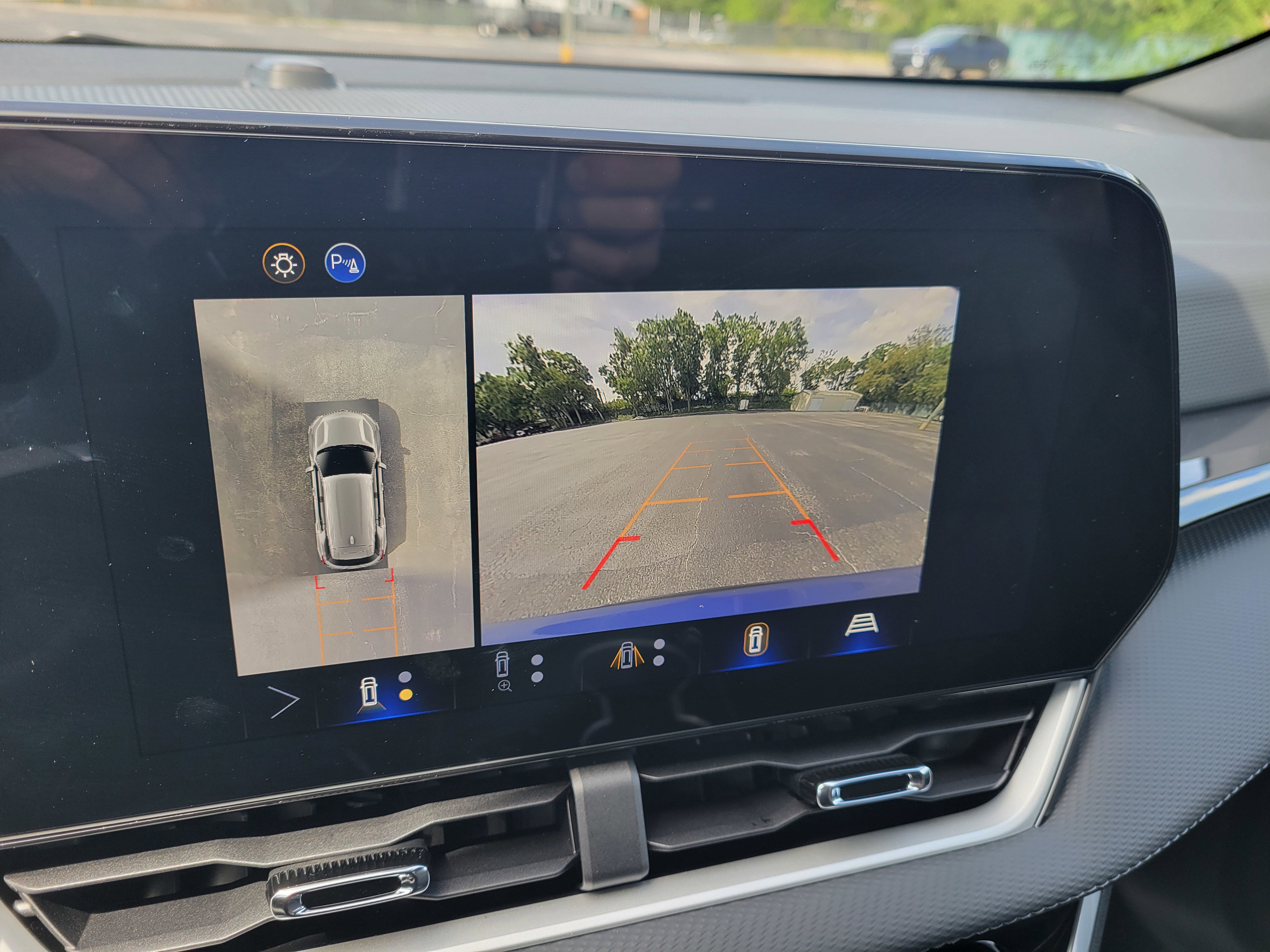 Used 2026 Chevrolet Equinox LT w/ Convenience Package II FWD image 22