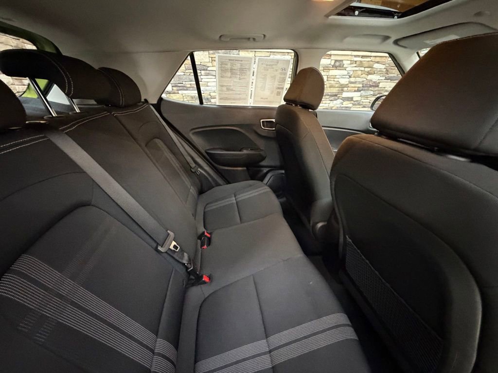 Used 2023 Hyundai Venue SEL FWD image 30