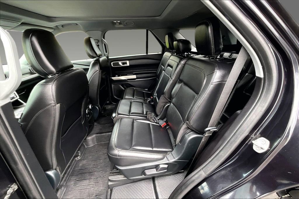 Used 2021 Ford Explorer XLT AWD/4WD image 15