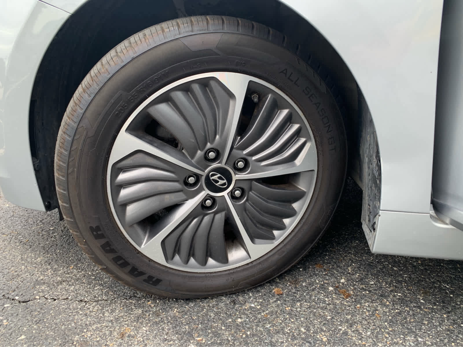 Used 2021 Hyundai Ioniq SEL FWD image 8