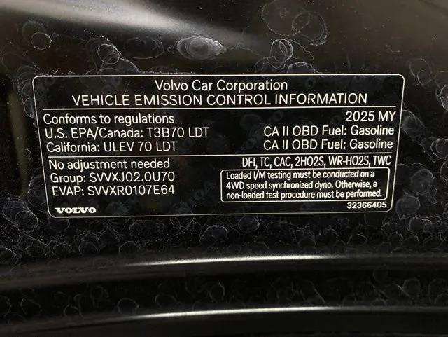 Used 2025 Volvo XC40 B5 Plus AWD/4WD image 95