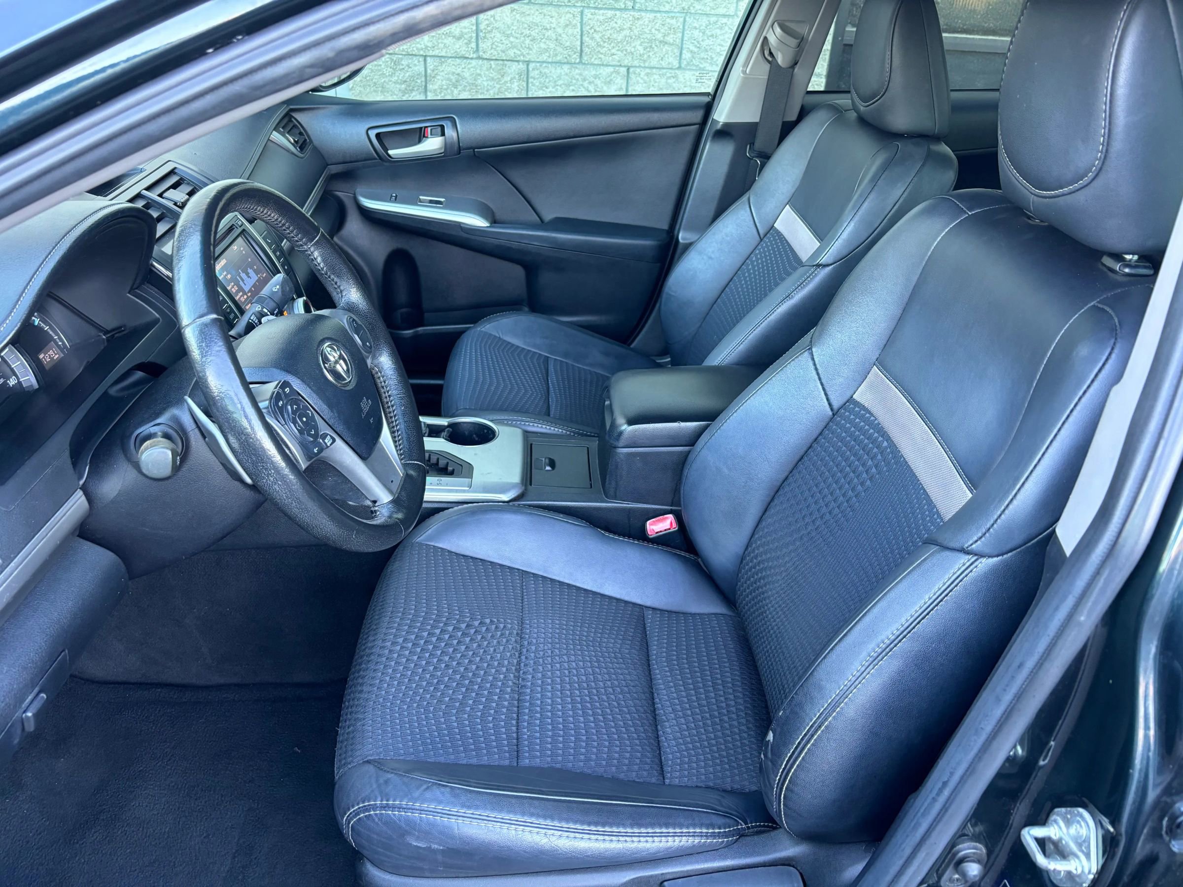 Used 2013 Toyota Camry SE image 10