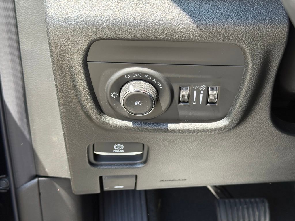 New 2026 Jeep Grand Cherokee L Limited AWD/4WD image 17