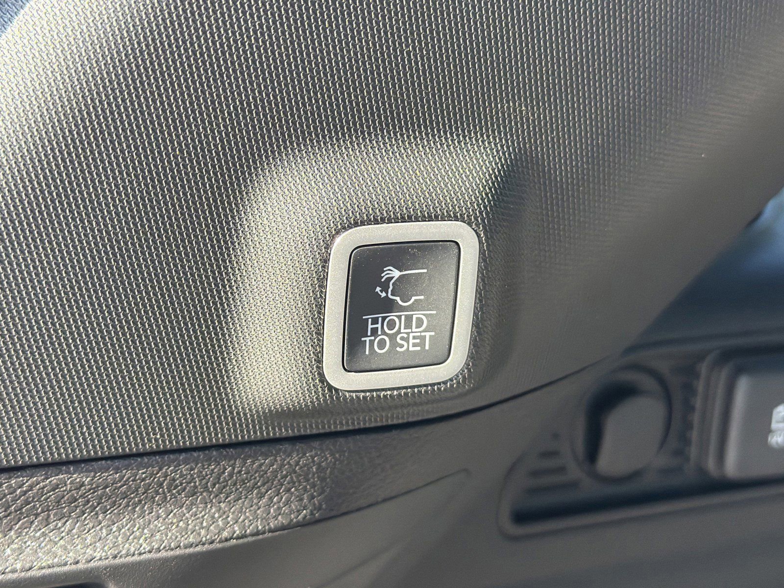 Used 2025 Jeep Grand Cherokee Limited AWD/4WD image 12