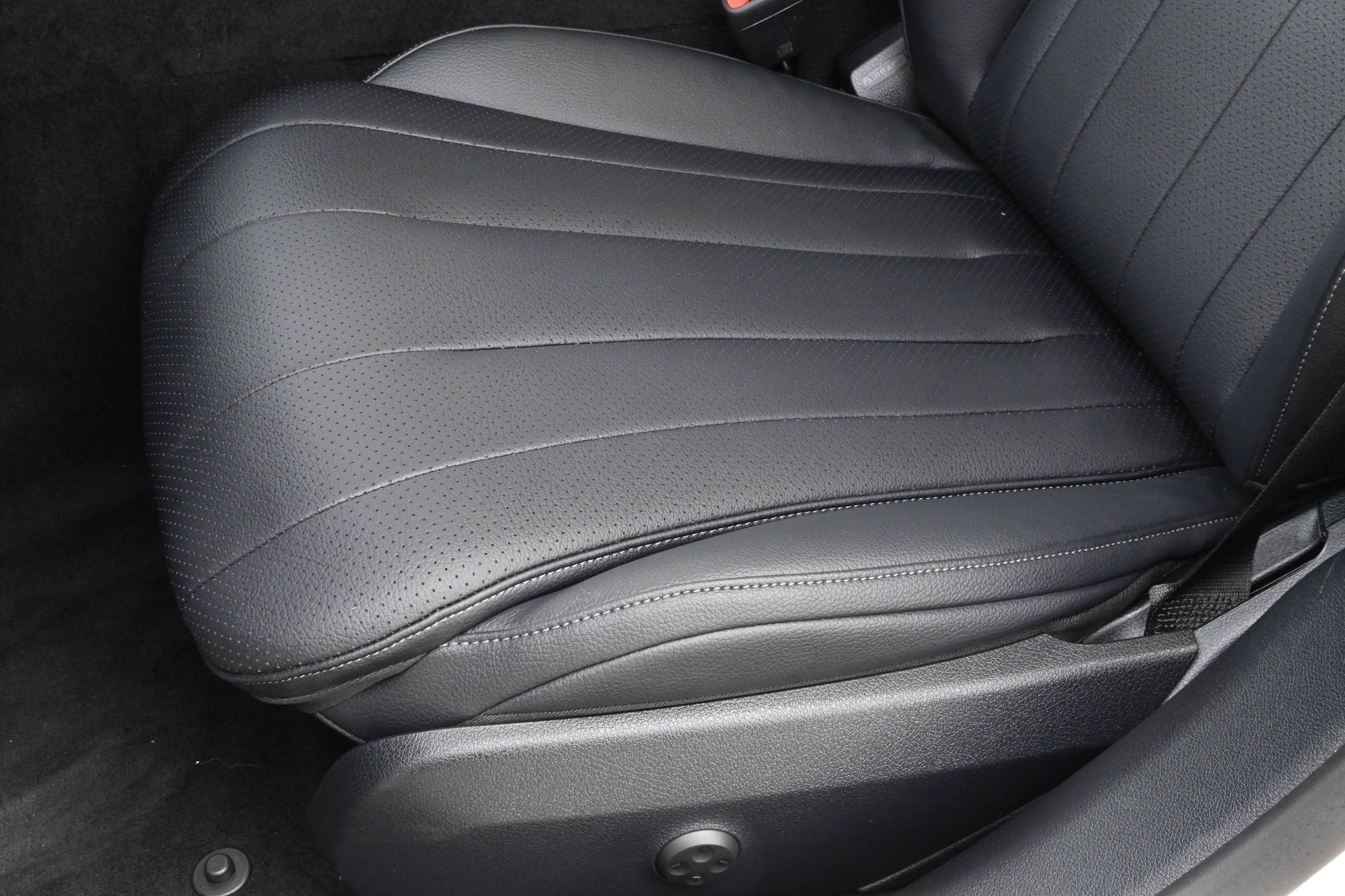 Used 2025 Mercedes-Benz E 450 4MATIC Sedan image 25