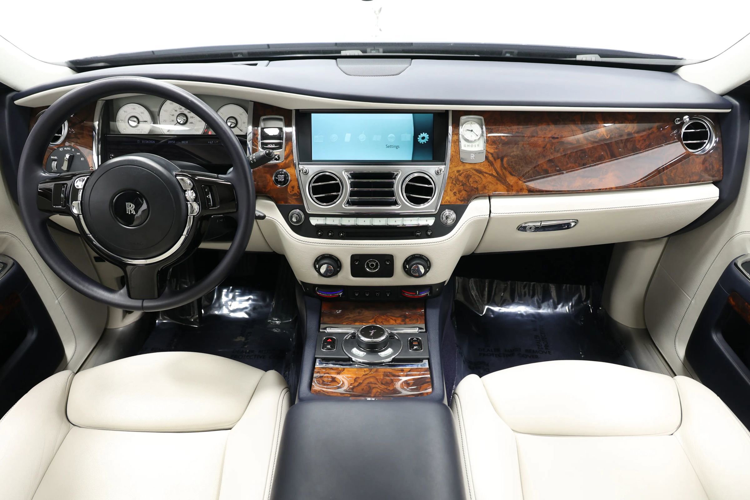 Used 2015 Rolls-Royce Ghost image 46