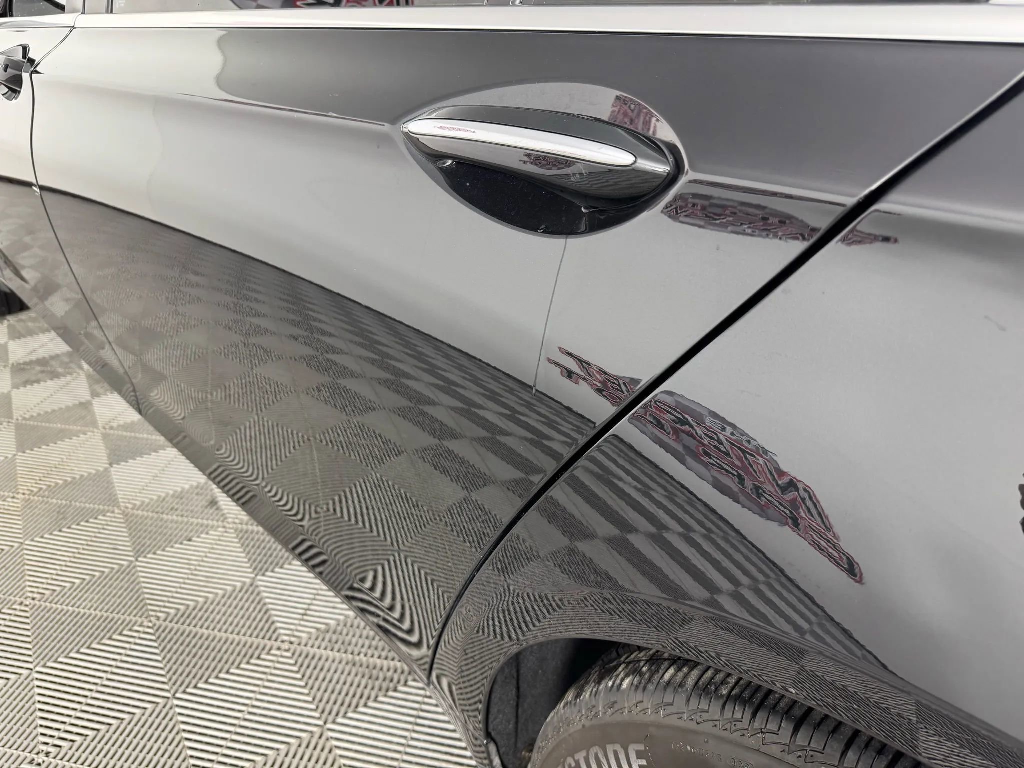 Used 2011 BMW 750Li xDrive image 24