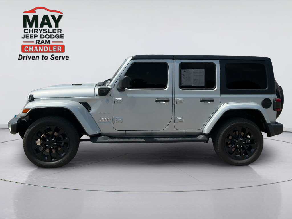 Used 2023 Jeep Wrangler Unlimited Sahara w/ Cold Weather Group AWD/4WD image 4