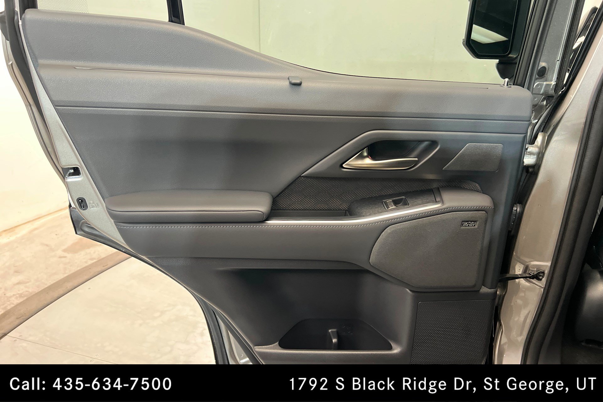Used 2024 Lexus GX 550 w/ Accessory Package (Z1) AWD/4WD image 19