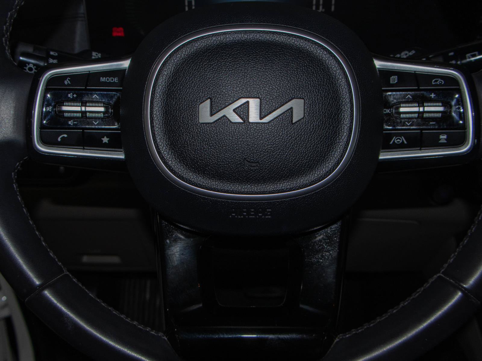 Used 2025 Kia Carnival image 12