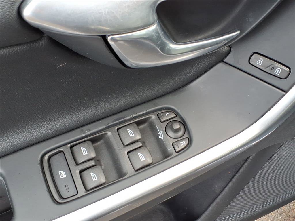 Used 2016 Volvo V60 T5 Premier image 17