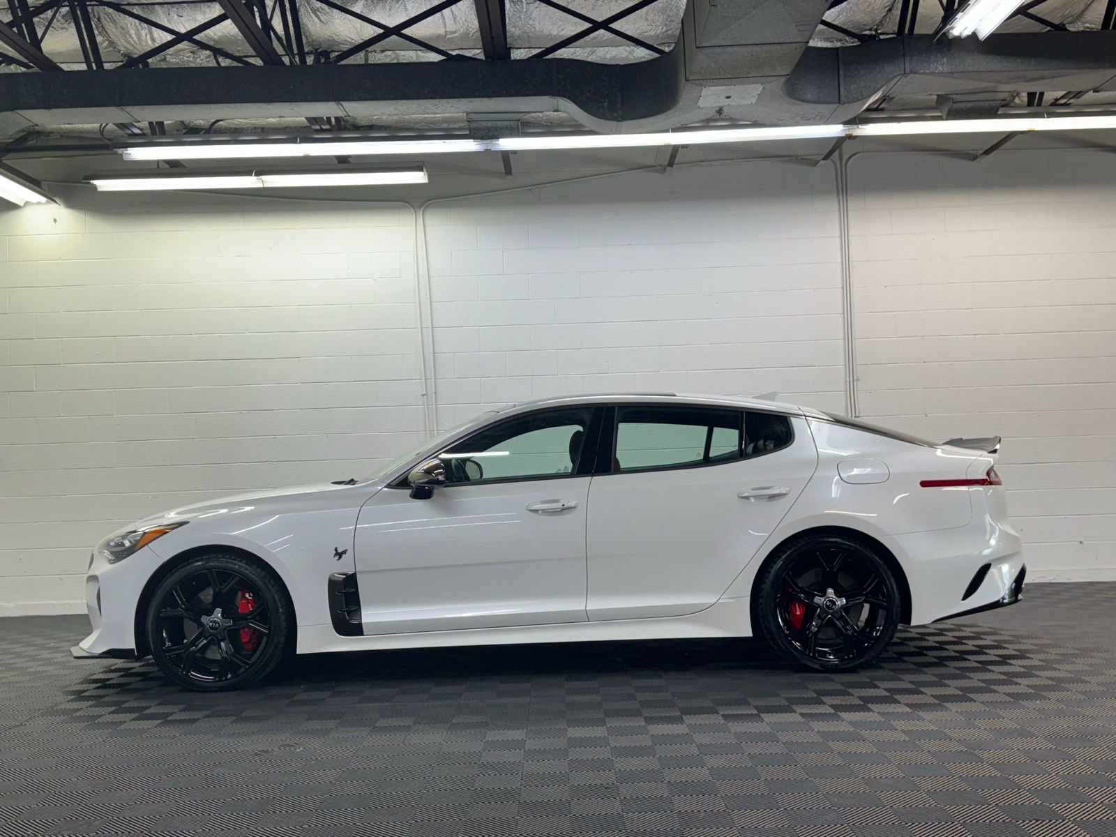 Used 2020 Kia Stinger GT2 image 3