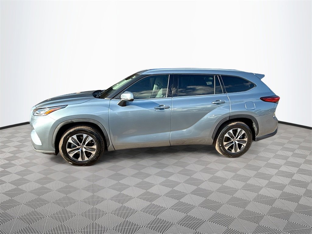 Used 2020 Toyota Highlander XLE image 9