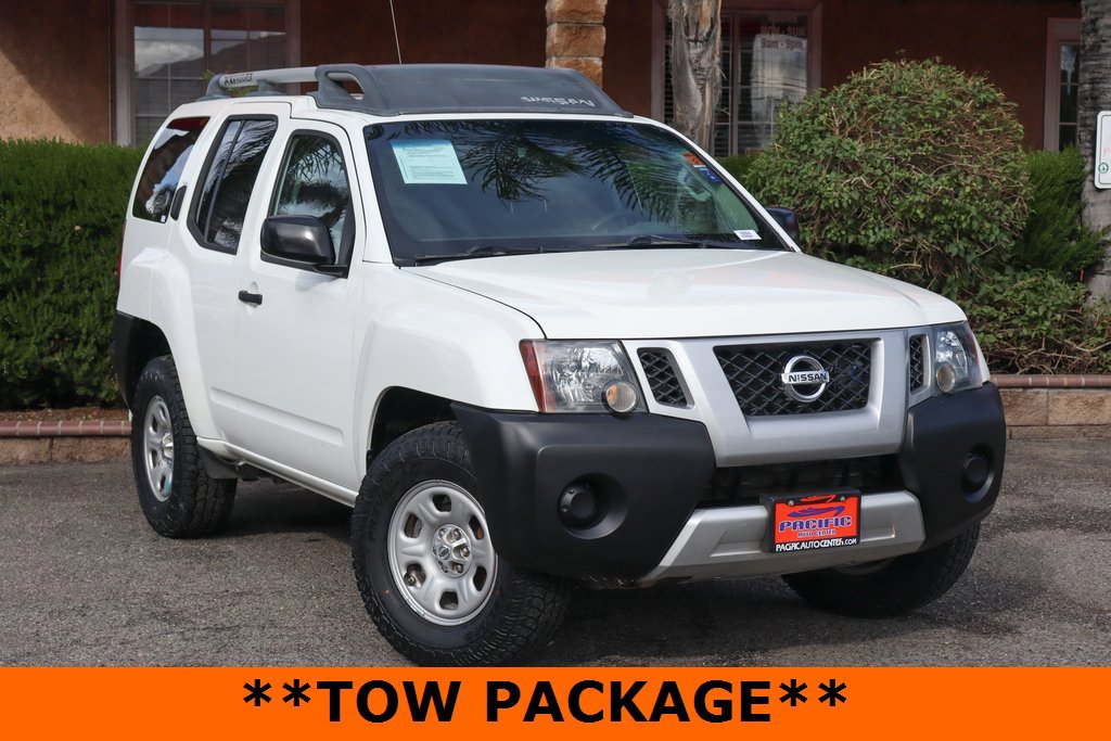 Used 2015 Nissan Xterra X image 2