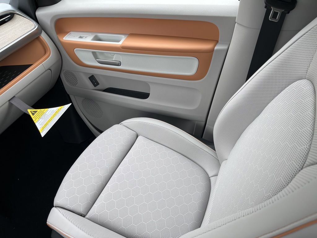 New 2025 Volkswagen ID. Buzz Pro S Plus image 26