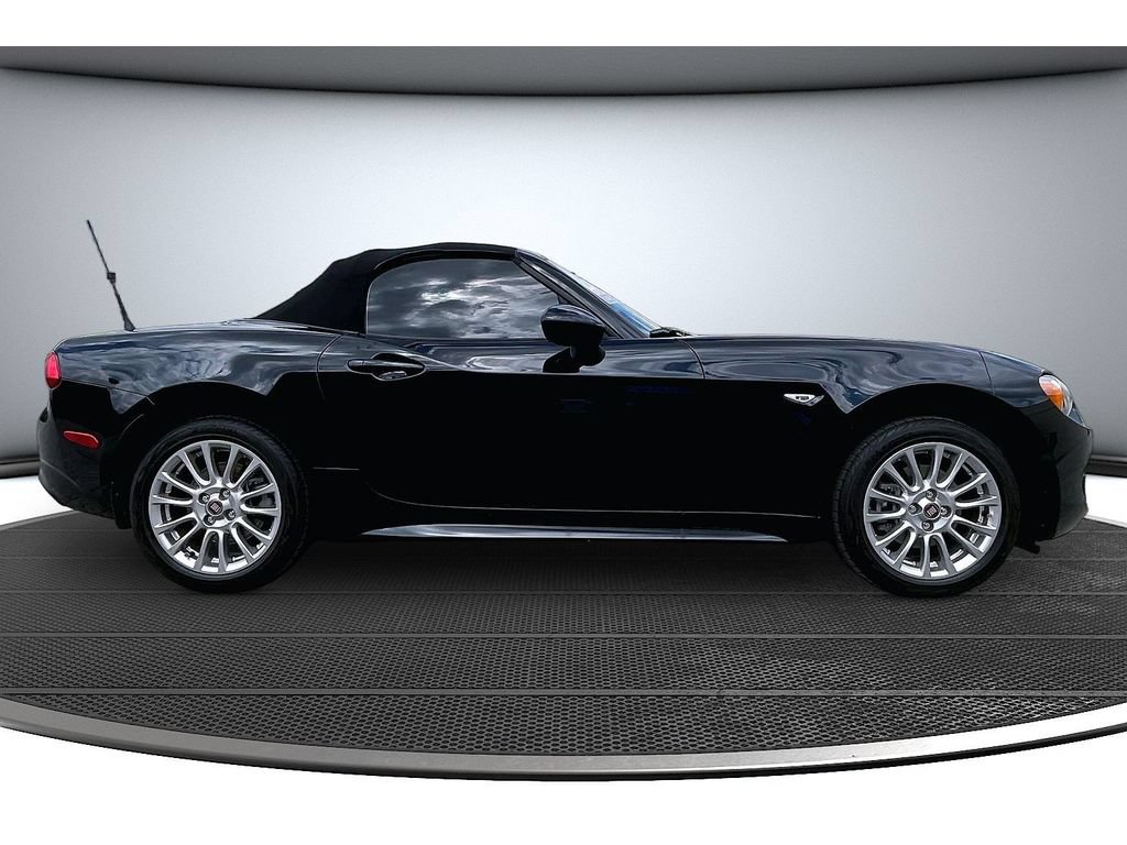 Used 2017 FIAT 124 Spider Classica RWD image 14