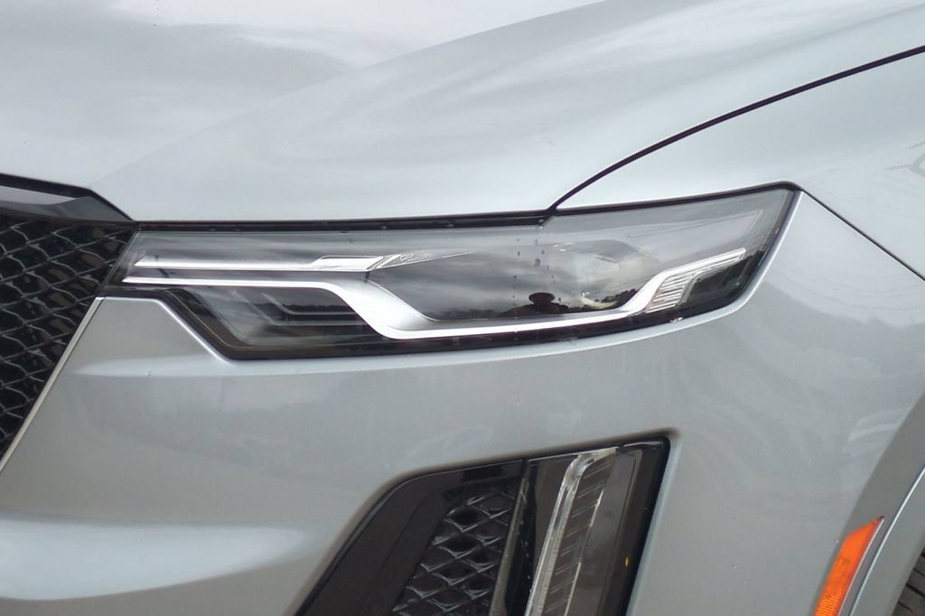 New 2025 Cadillac XT6 Sport AWD/4WD image 16