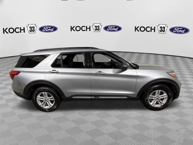 Used 2023 Ford Explorer XLT w/ Equipment Group 202A image 8