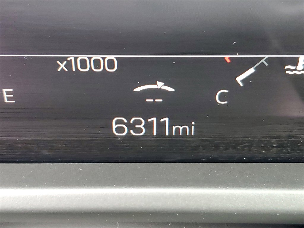 Used 2025 GMC Acadia Elevation image 28