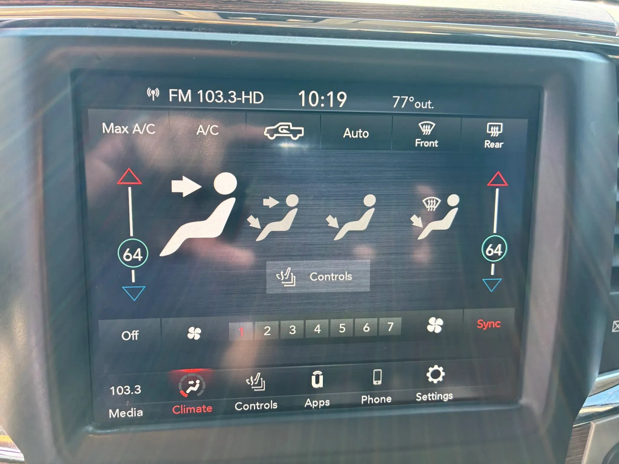 Used 2018 RAM 1500 Laramie image 23